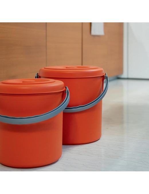 EUREKA 25lt WASTE BIN WITH BLUE LID