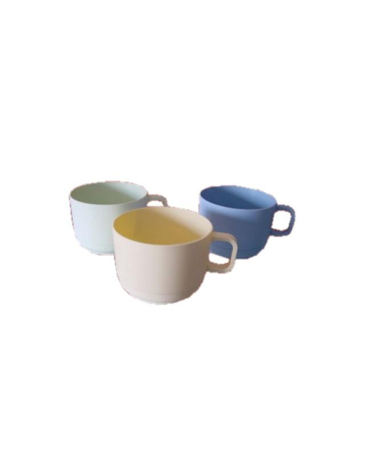 COLORED PLASTIC MUG